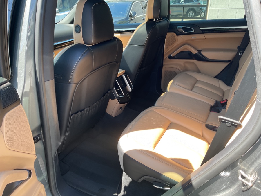 2016 Porsche Cayenne AWD 4dr, available for sale in Waterbury, Connecticut | Jim Juliani Motors. Waterbury, Connecticut 2016 Porsche Cayenne AWD 4dr, available for sale in Waterbury, Connecticut | Jim Juliani Motors. Waterbury, Connecticut