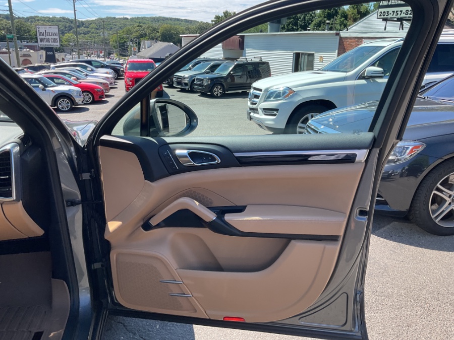 2016 Porsche Cayenne AWD 4dr, available for sale in Waterbury, Connecticut | Jim Juliani Motors. Waterbury, Connecticut 2016 Porsche Cayenne AWD 4dr, available for sale in Waterbury, Connecticut | Jim Juliani Motors. Waterbury, Connecticut