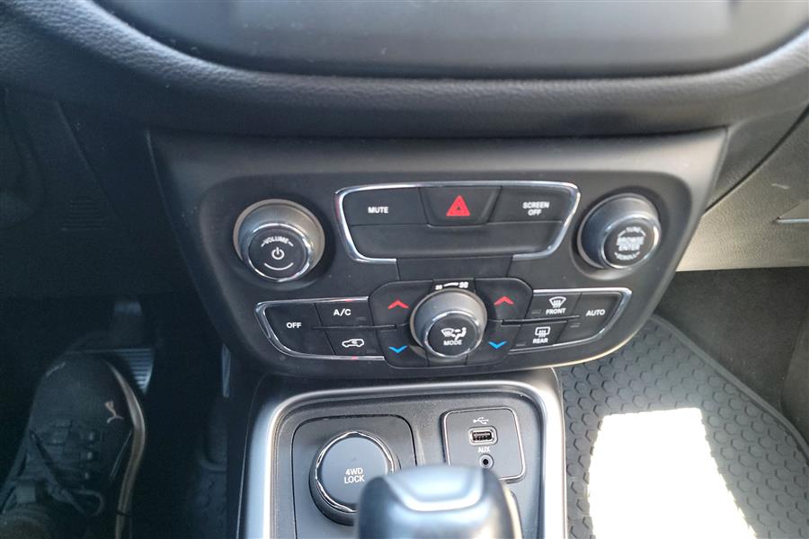2017 Jeep Compass Latitude 4x4, available for sale in Lindenhurst, New York | Power Motor Group. Lindenhurst, New York 2017 Jeep Compass Latitude 4x4, available for sale in Lindenhurst, New York | Power Motor Group. Lindenhurst, New York