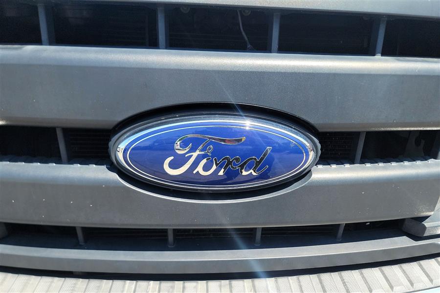 2015 Ford Super Duty F-250 SRW 4WD Crew Cab 156" XL, available for sale in Lindenhurst, New York | Power Motor Group. Lindenhurst, New York 2015 Ford Super Duty F-250 SRW 4WD Crew Cab 156" XL, available for sale in Lindenhurst, New York | Power Motor Group. Lindenhurst, New York