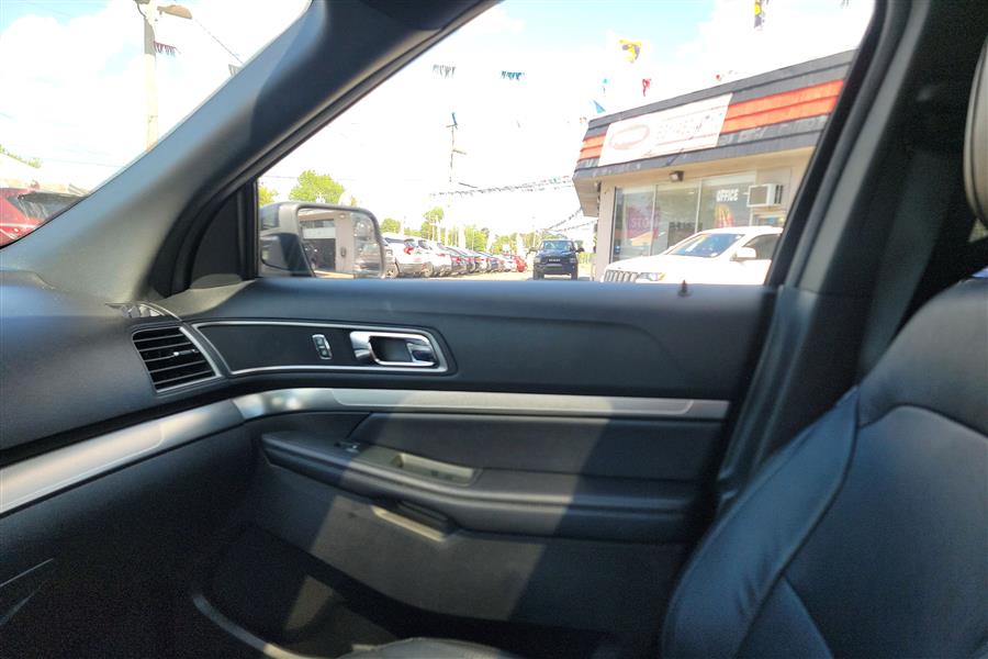 2018 Ford Explorer XLT 4WD, available for sale in Lindenhurst, New York | Power Motor Group. Lindenhurst, New York 2018 Ford Explorer XLT 4WD, available for sale in Lindenhurst, New York | Power Motor Group. Lindenhurst, New York