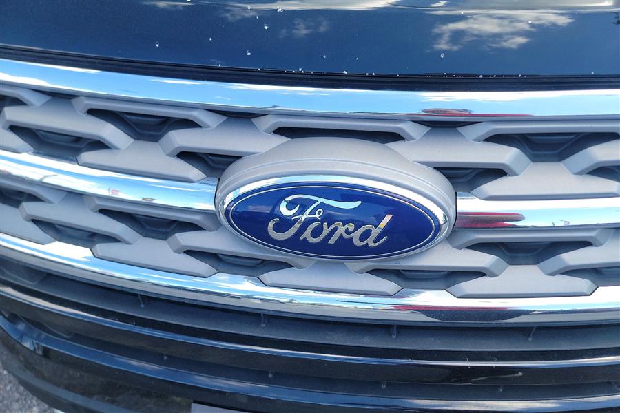 2018 Ford Explorer XLT 4WD, available for sale in Lindenhurst, New York | Power Motor Group. Lindenhurst, New York 2018 Ford Explorer XLT 4WD, available for sale in Lindenhurst, New York | Power Motor Group. Lindenhurst, New York