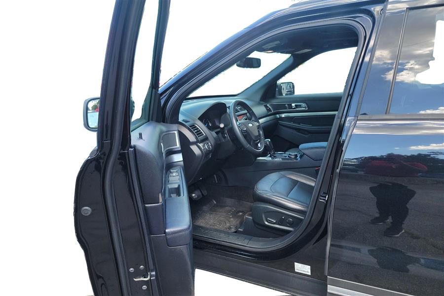 2018 Ford Explorer XLT 4WD, available for sale in Lindenhurst, New York | Power Motor Group. Lindenhurst, New York 2018 Ford Explorer XLT 4WD, available for sale in Lindenhurst, New York | Power Motor Group. Lindenhurst, New York