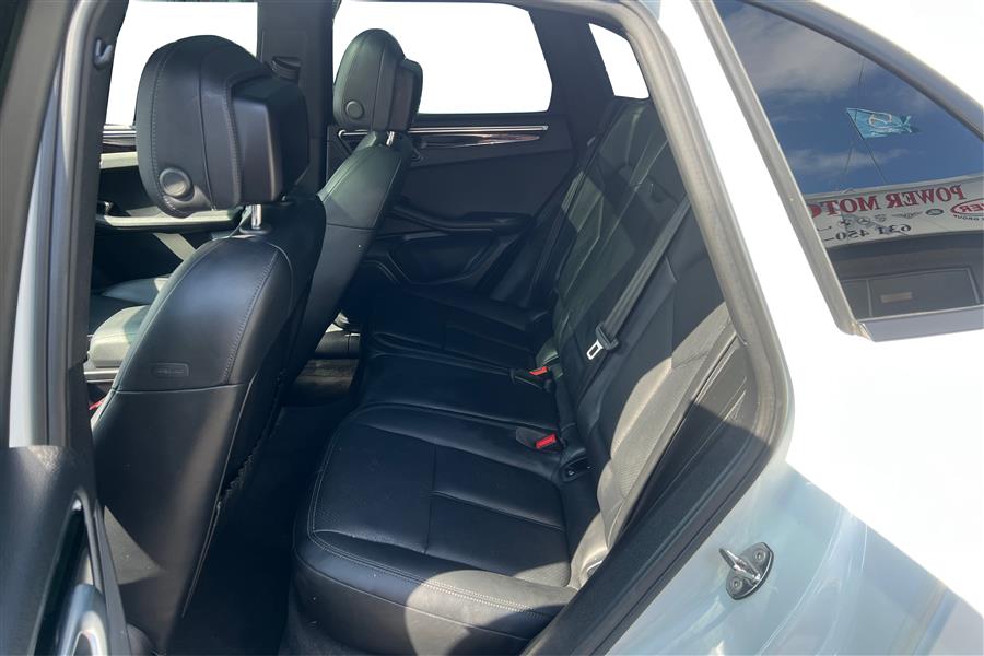 2020 Porsche Macan photo 10