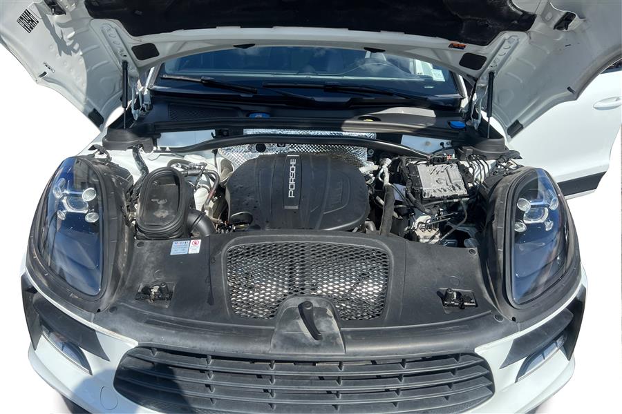 2020 Porsche Macan photo 11