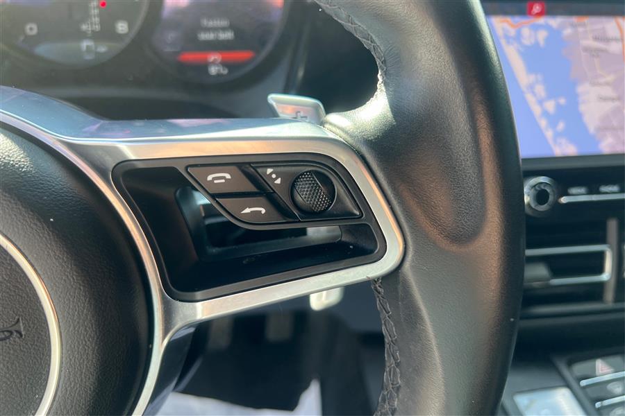 2020 Porsche Macan photo 19
