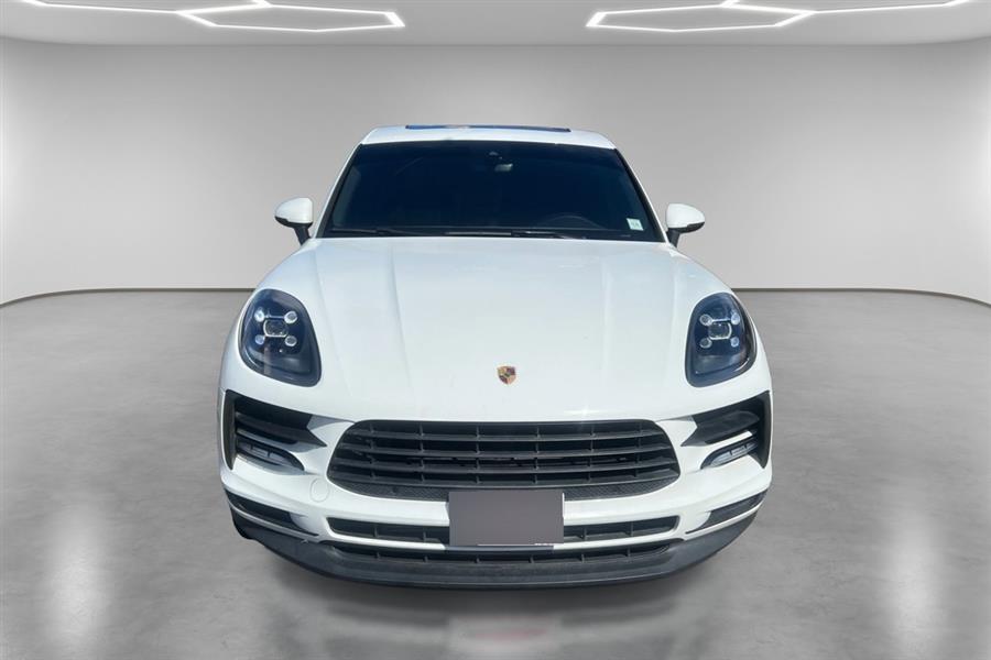 2020 Porsche Macan photo 2