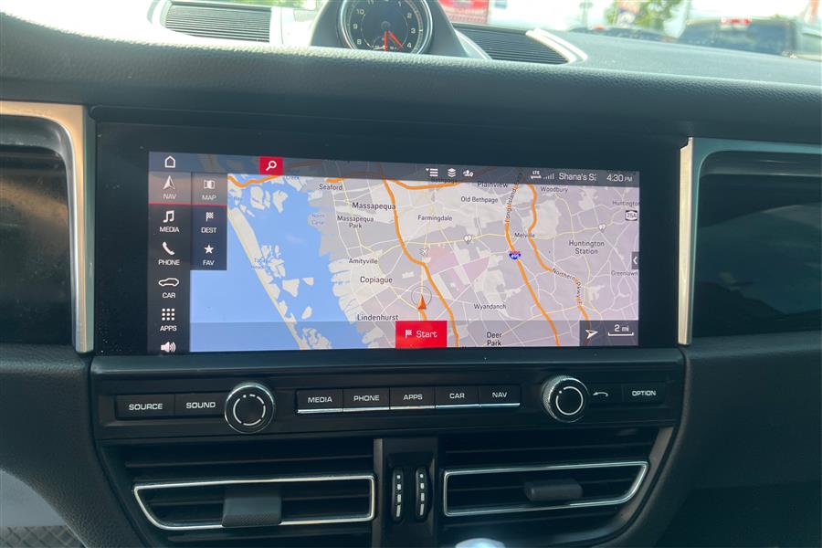 2020 Porsche Macan photo 27