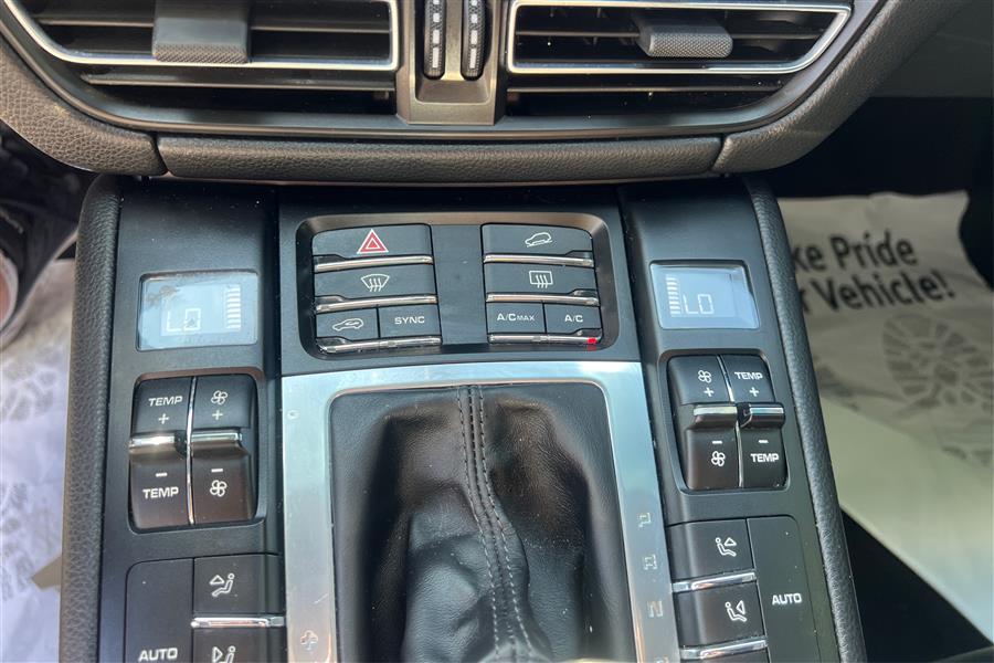 2020 Porsche Macan photo 29