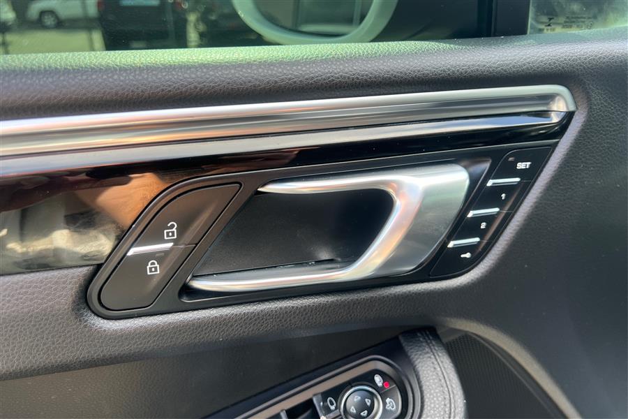 2020 Porsche Macan photo 33