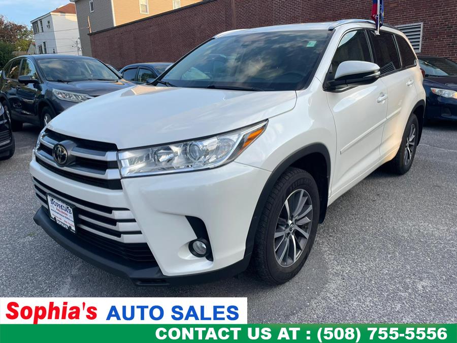 2017 Toyota Highlander XLE V6 AWD (Natl), available for sale in Worcester, Massachusetts | Sophia's Auto Sales Inc. Worcester, Massachusetts 2017 Toyota Highlander XLE V6 AWD (Natl), available for sale in Worcester, Massachusetts | Sophia's Auto Sales Inc. Worcester, Massachusetts