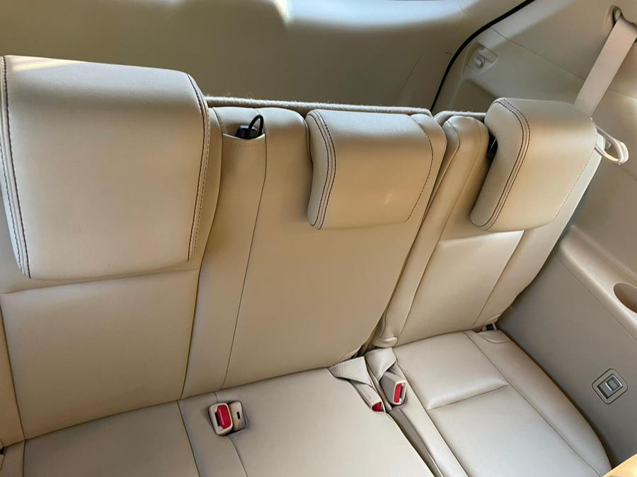 2017 Toyota Highlander XLE V6 AWD (Natl), available for sale in Worcester, Massachusetts | Sophia's Auto Sales Inc. Worcester, Massachusetts 2017 Toyota Highlander XLE V6 AWD (Natl), available for sale in Worcester, Massachusetts | Sophia's Auto Sales Inc. Worcester, Massachusetts