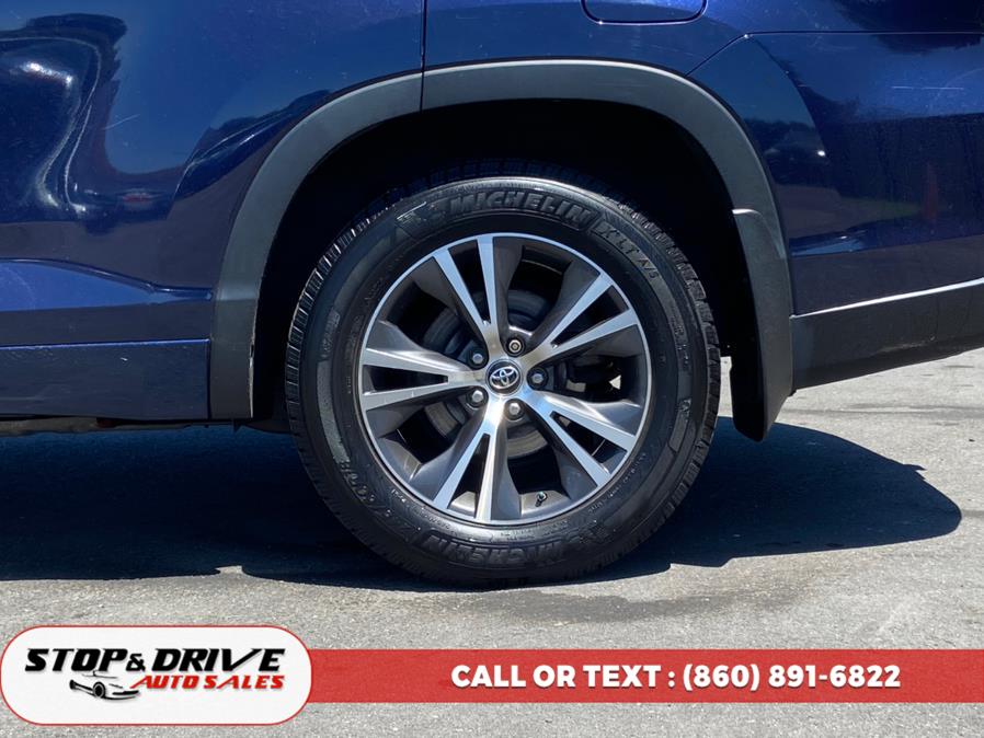 2016 Toyota Highlander AWD 4dr V6 XLE (Natl), available for sale in East Windsor, Connecticut | Stop & Drive Auto Sales. East Windsor, Connecticut 2016 Toyota Highlander AWD 4dr V6 XLE (Natl), available for sale in East Windsor, Connecticut | Stop & Drive Auto Sales. East Windsor, Connecticut