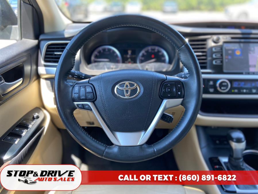 2016 Toyota Highlander AWD 4dr V6 XLE (Natl), available for sale in East Windsor, Connecticut | Stop & Drive Auto Sales. East Windsor, Connecticut 2016 Toyota Highlander AWD 4dr V6 XLE (Natl), available for sale in East Windsor, Connecticut | Stop & Drive Auto Sales. East Windsor, Connecticut
