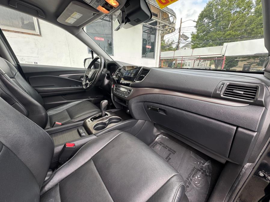2020 Honda Pilot EX-L AWD, available for sale in Newark, New Jersey | Champion Auto Sales. Newark, New Jersey 2020 Honda Pilot EX-L AWD, available for sale in Newark, New Jersey | Champion Auto Sales. Newark, New Jersey