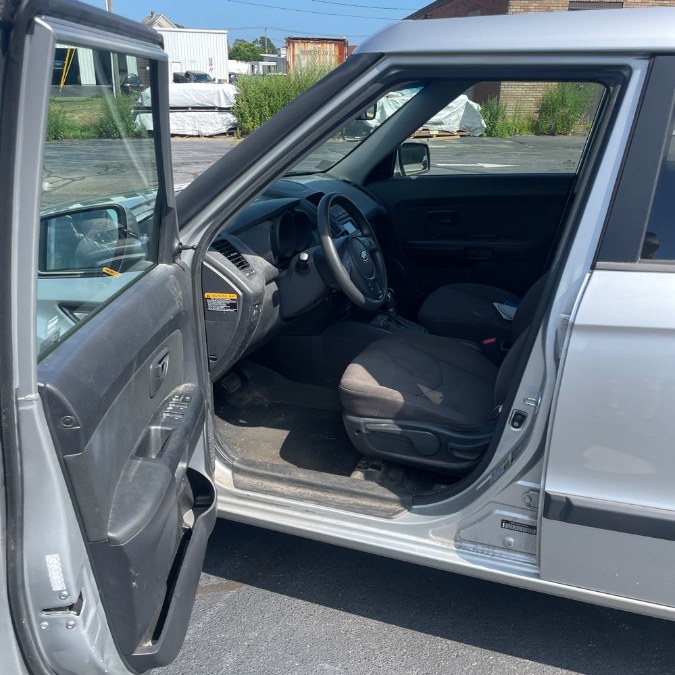 2012 Kia Soul 5dr Wgn Auto Base, available for sale in Naugatuck, Connecticut | Riverside Motorcars, LLC. Naugatuck, Connecticut 2012 Kia Soul 5dr Wgn Auto Base, available for sale in Naugatuck, Connecticut | Riverside Motorcars, LLC. Naugatuck, Connecticut