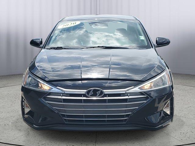 2020 Hyundai Elantra SEL photo 2