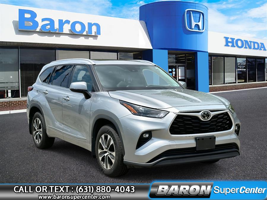 2022 Toyota Highlander XLE, available for sale in Patchogue, New York | Baron Supercenter. Patchogue, New York