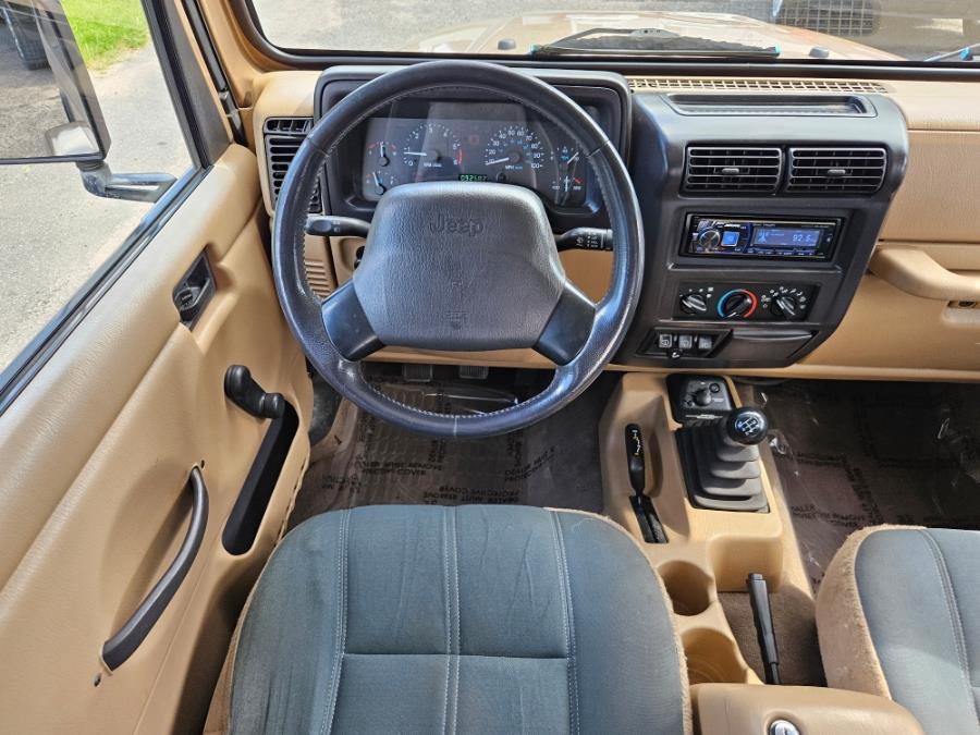 1999 Jeep Wrangler 2dr Sahara 4.0 Straight 6 Manual W/Hard Top, available for sale in East Windsor, Connecticut | Toro Auto. East Windsor, Connecticut 1999 Jeep Wrangler 2dr Sahara 4.0 Straight 6 Manual W/Hard Top, available for sale in East Windsor, Connecticut | Toro Auto. East Windsor, Connecticut