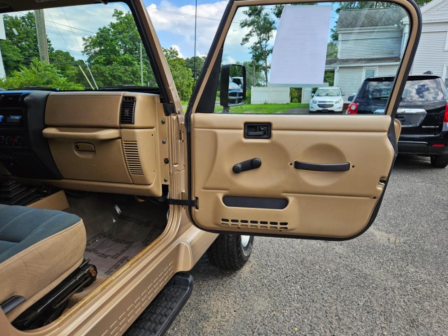 1999 Jeep Wrangler 2dr Sahara 4.0 Straight 6 Manual W/Hard Top, available for sale in East Windsor, Connecticut | Toro Auto. East Windsor, Connecticut 1999 Jeep Wrangler 2dr Sahara 4.0 Straight 6 Manual W/Hard Top, available for sale in East Windsor, Connecticut | Toro Auto. East Windsor, Connecticut