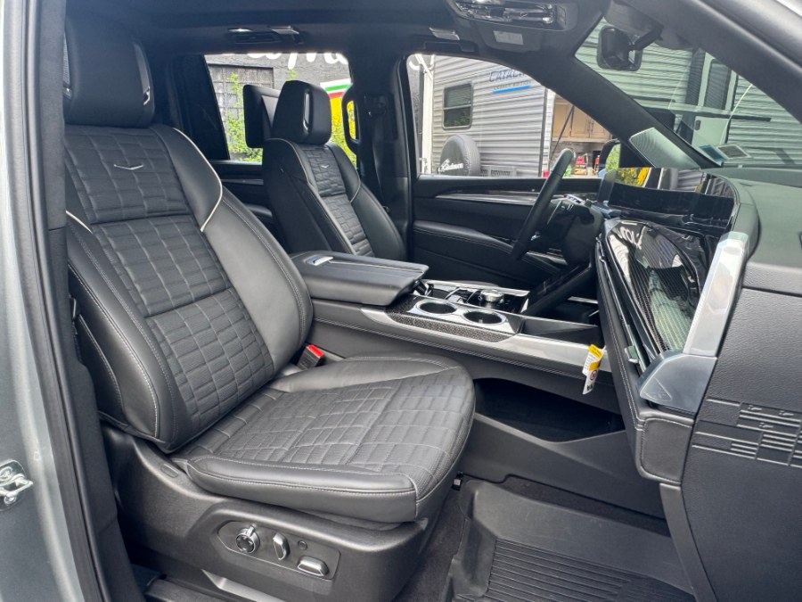 2025 Cadillac Escalade ESV AWD 4dr V-Series, available for sale in Jamaica, New York | Jamaica Motor Sports. Jamaica, New York 2025 Cadillac Escalade ESV AWD 4dr V-Series, available for sale in Jamaica, New York | Jamaica Motor Sports. Jamaica, New York