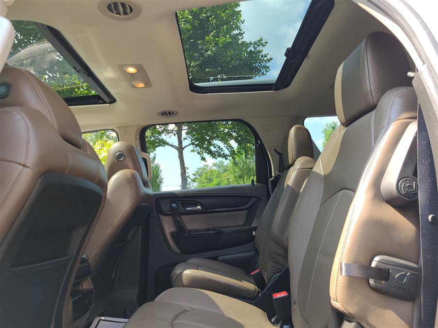 2017 GMC Acadia Limited AWD 4dr Limited, available for sale in Canton, Connecticut | Lava Motors. Canton, Connecticut 2017 GMC Acadia Limited AWD 4dr Limited, available for sale in Canton, Connecticut | Lava Motors. Canton, Connecticut