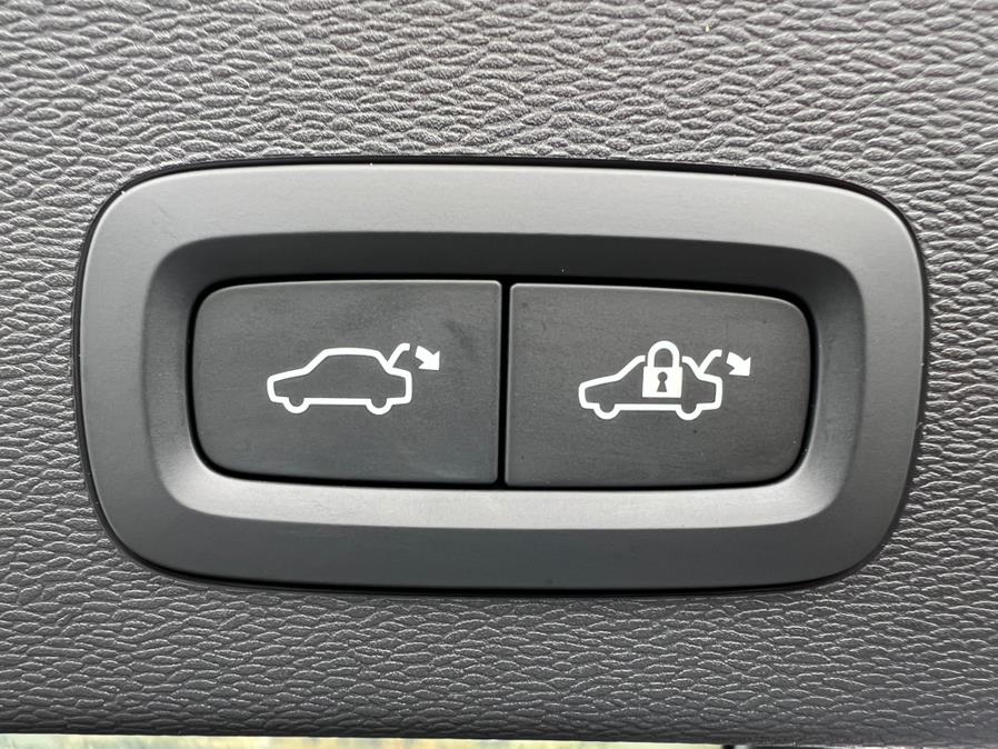 2023 Volvo C40 Recharge Twin eAWD Ultimate, available for sale in Daly City, California | Green Light Auto Wholesale. Daly City, California 2023 Volvo C40 Recharge Twin eAWD Ultimate, available for sale in Daly City, California | Green Light Auto Wholesale. Daly City, California