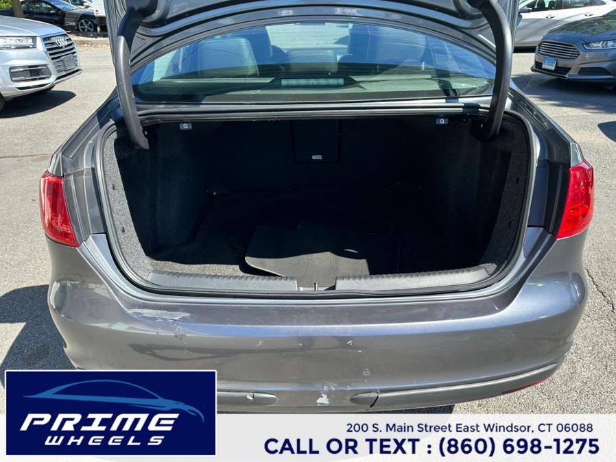 2014 Volkswagen Jetta Sedan 4dr Auto SE w/Connectivity PZEV, available for sale in East Windsor, Connecticut | Prime Wheels. East Windsor, Connecticut 2014 Volkswagen Jetta Sedan 4dr Auto SE w/Connectivity PZEV, available for sale in East Windsor, Connecticut | Prime Wheels. East Windsor, Connecticut