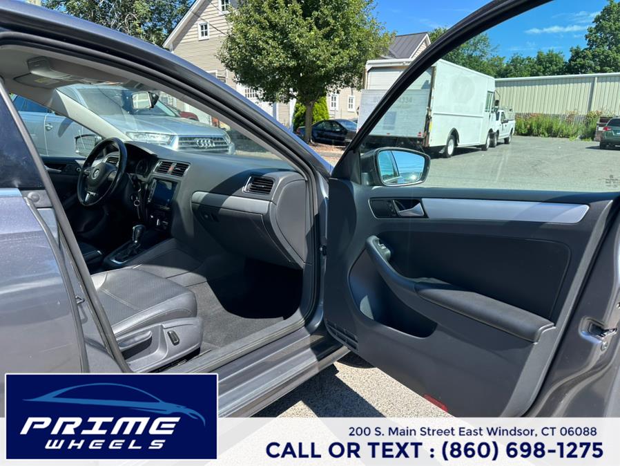 2014 Volkswagen Jetta Sedan 4dr Auto SE w/Connectivity PZEV, available for sale in East Windsor, Connecticut | Prime Wheels. East Windsor, Connecticut 2014 Volkswagen Jetta Sedan 4dr Auto SE w/Connectivity PZEV, available for sale in East Windsor, Connecticut | Prime Wheels. East Windsor, Connecticut