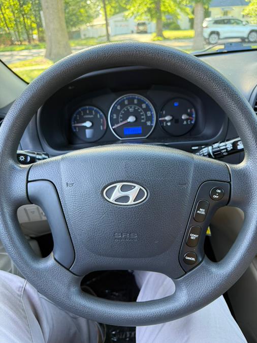 2008 Hyundai Santa Fe FWD 4dr Auto GLS, available for sale in Springfield, Massachusetts | Auto Globe LLC. Springfield, Massachusetts 2008 Hyundai Santa Fe FWD 4dr Auto GLS, available for sale in Springfield, Massachusetts | Auto Globe LLC. Springfield, Massachusetts