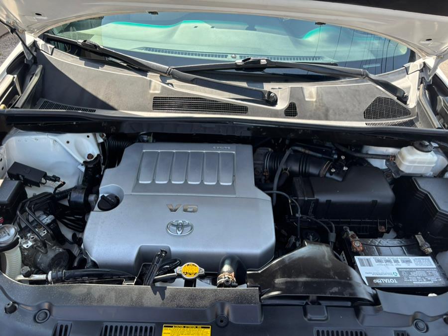 2013 Toyota Highlander 4WD 4dr V6 SE (Natl), available for sale in New haven, Connecticut | Wilson Maturo Motors. New haven, Connecticut 2013 Toyota Highlander 4WD 4dr V6 SE (Natl), available for sale in New haven, Connecticut | Wilson Maturo Motors. New haven, Connecticut