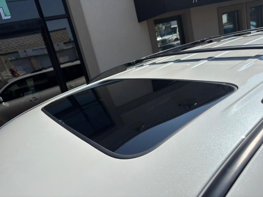 2013 Toyota Highlander 4WD 4dr V6 SE (Natl), available for sale in New haven, Connecticut | Wilson Maturo Motors. New haven, Connecticut 2013 Toyota Highlander 4WD 4dr V6 SE (Natl), available for sale in New haven, Connecticut | Wilson Maturo Motors. New haven, Connecticut