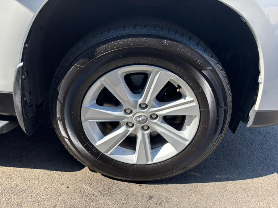 2013 Toyota Highlander 4WD 4dr V6 SE (Natl), available for sale in New haven, Connecticut | Wilson Maturo Motors. New haven, Connecticut 2013 Toyota Highlander 4WD 4dr V6 SE (Natl), available for sale in New haven, Connecticut | Wilson Maturo Motors. New haven, Connecticut