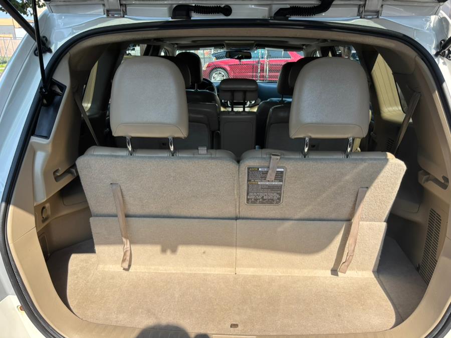 2013 Toyota Highlander 4WD 4dr V6 SE (Natl), available for sale in New haven, Connecticut | Wilson Maturo Motors. New haven, Connecticut 2013 Toyota Highlander 4WD 4dr V6 SE (Natl), available for sale in New haven, Connecticut | Wilson Maturo Motors. New haven, Connecticut