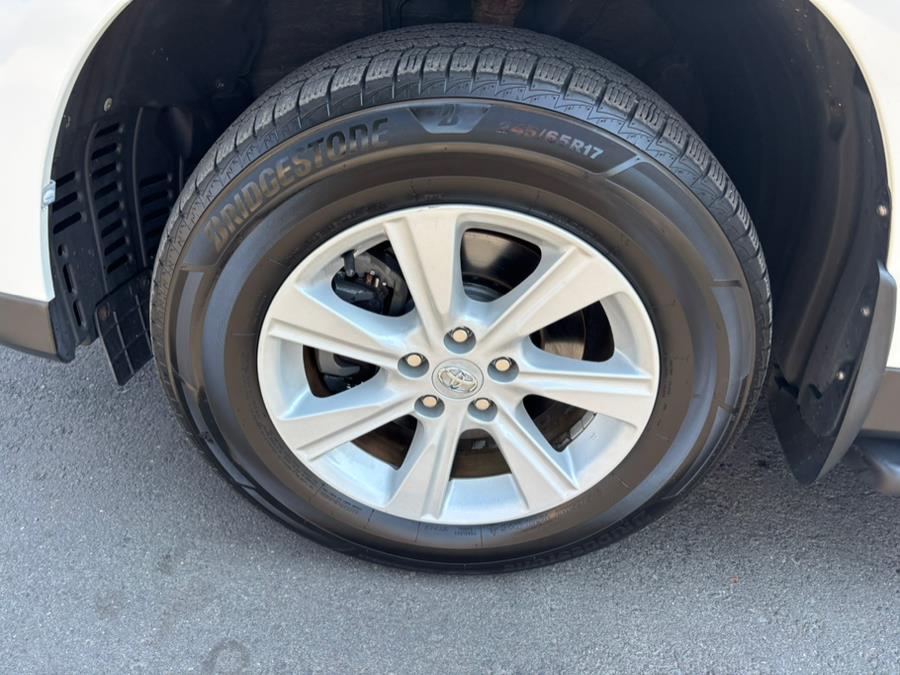 2013 Toyota Highlander 4WD 4dr V6 SE (Natl), available for sale in New haven, Connecticut | Wilson Maturo Motors. New haven, Connecticut 2013 Toyota Highlander 4WD 4dr V6 SE (Natl), available for sale in New haven, Connecticut | Wilson Maturo Motors. New haven, Connecticut