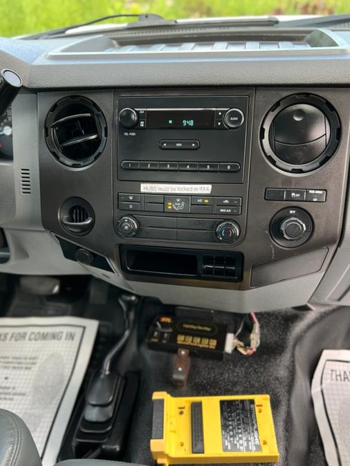 2014 Ford Super Duty F-250 SRW 4WD Reg Cab 137" XL, available for sale in Paterson, New Jersey | Speedway Commercial Motors LLC. Paterson, New Jersey 2014 Ford Super Duty F-250 SRW 4WD Reg Cab 137" XL, available for sale in Paterson, New Jersey | Speedway Commercial Motors LLC. Paterson, New Jersey