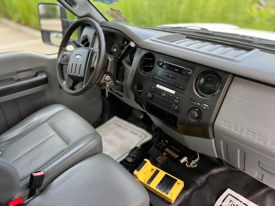 2014 Ford Super Duty F-250 SRW 4WD Reg Cab 137" XL, available for sale in Paterson, New Jersey | Speedway Commercial Motors LLC. Paterson, New Jersey 2014 Ford Super Duty F-250 SRW 4WD Reg Cab 137" XL, available for sale in Paterson, New Jersey | Speedway Commercial Motors LLC. Paterson, New Jersey
