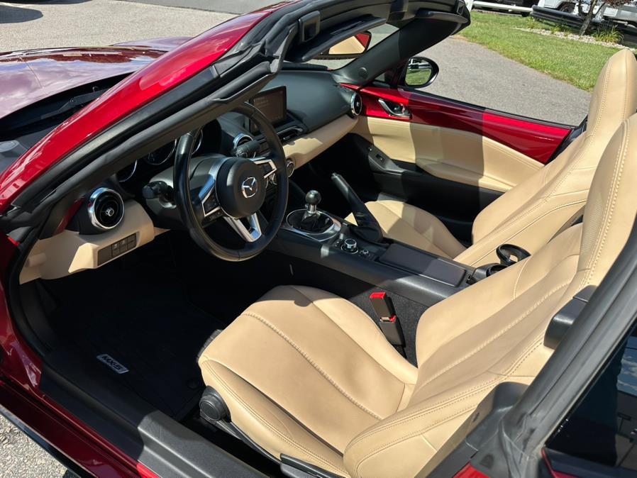 2019 Mazda MX-5 Miata RF Grand Touring Manual, available for sale in South Windsor, Connecticut | Mike And Tony Auto Sales, Inc. South Windsor, Connecticut 2019 Mazda MX-5 Miata RF Grand Touring Manual, available for sale in South Windsor, Connecticut | Mike And Tony Auto Sales, Inc. South Windsor, Connecticut
