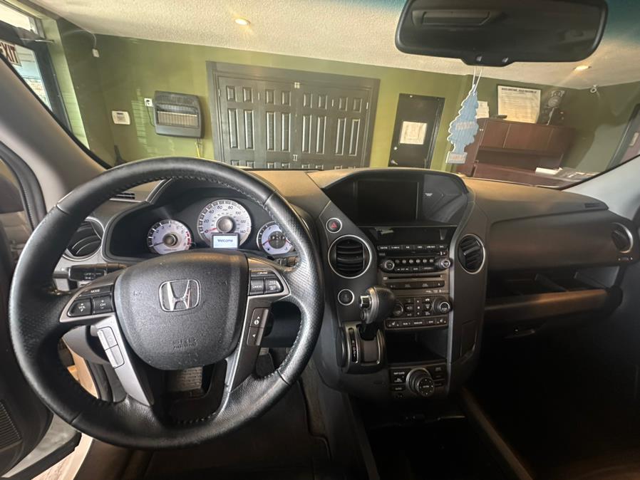 2015 Honda Pilot 4WD 4dr Touring w/RES & Navi, available for sale in West Hartford, Connecticut | AutoMax. West Hartford, Connecticut 2015 Honda Pilot 4WD 4dr Touring w/RES & Navi, available for sale in West Hartford, Connecticut | AutoMax. West Hartford, Connecticut