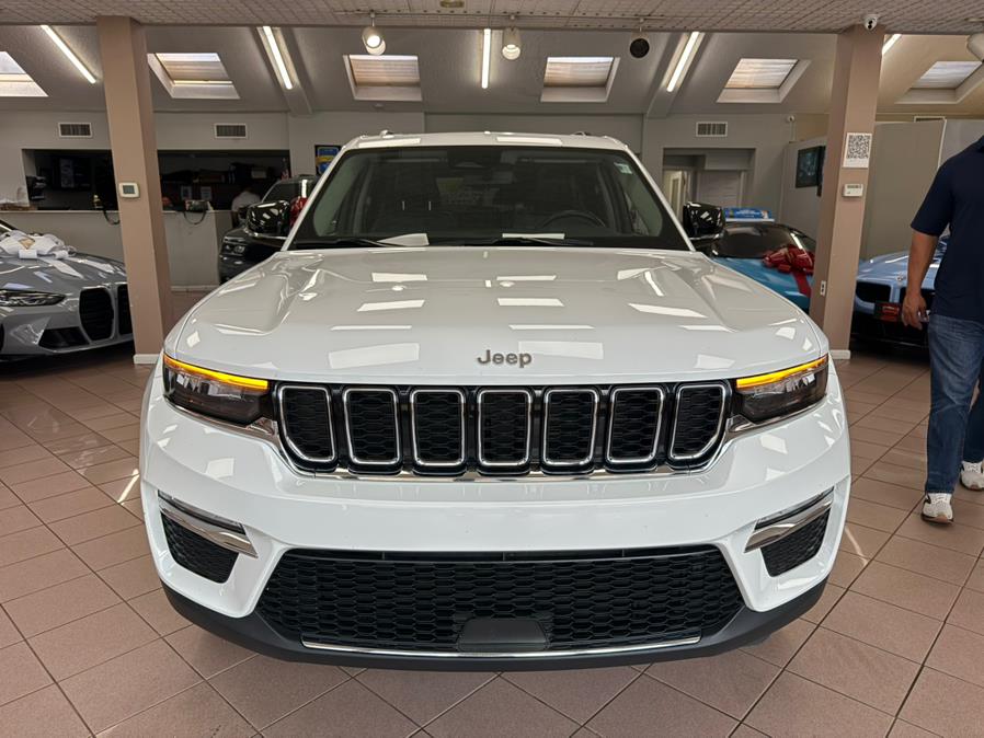2022 Jeep Grand Cherokee Limited 4x4, available for sale in Massapequa Park, New York | Power Motors East. Massapequa Park, New York 2022 Jeep Grand Cherokee Limited 4x4, available for sale in Massapequa Park, New York | Power Motors East. Massapequa Park, New York