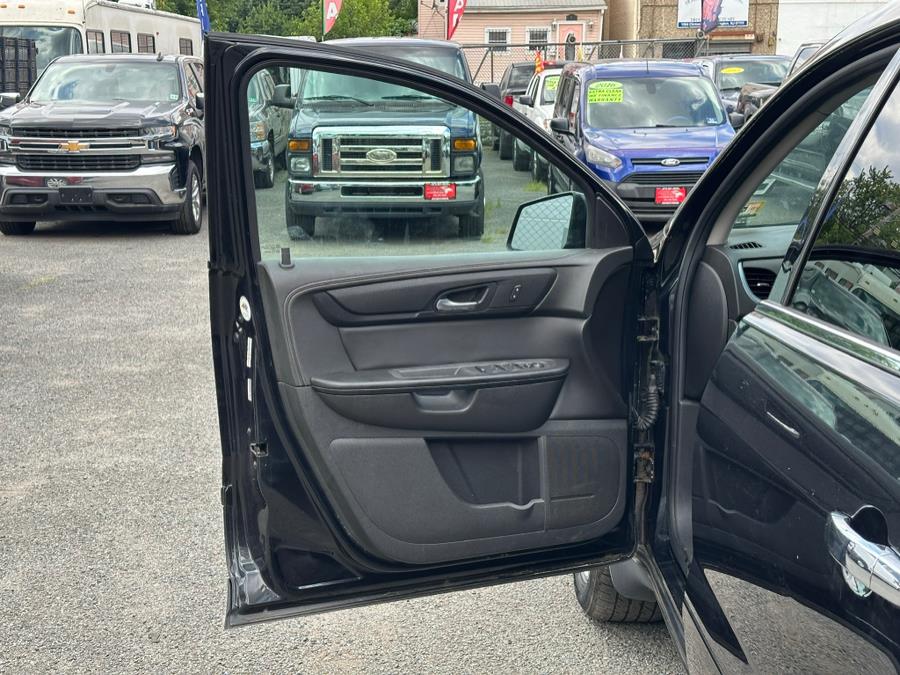 2015 Chevrolet Traverse AWD 4dr LT w/1LT, available for sale in Irvington , New Jersey | Auto Haus of Irvington Corp. Irvington , New Jersey 2015 Chevrolet Traverse AWD 4dr LT w/1LT, available for sale in Irvington , New Jersey | Auto Haus of Irvington Corp. Irvington , New Jersey