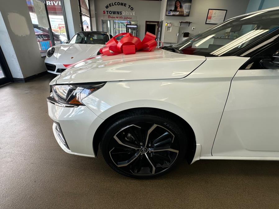 2023 Nissan Altima 2.5 SR Sedan, available for sale in Inwood, New York | 5 Towns Drive. Inwood, New York 2023 Nissan Altima 2.5 SR Sedan, available for sale in Inwood, New York | 5 Towns Drive. Inwood, New York