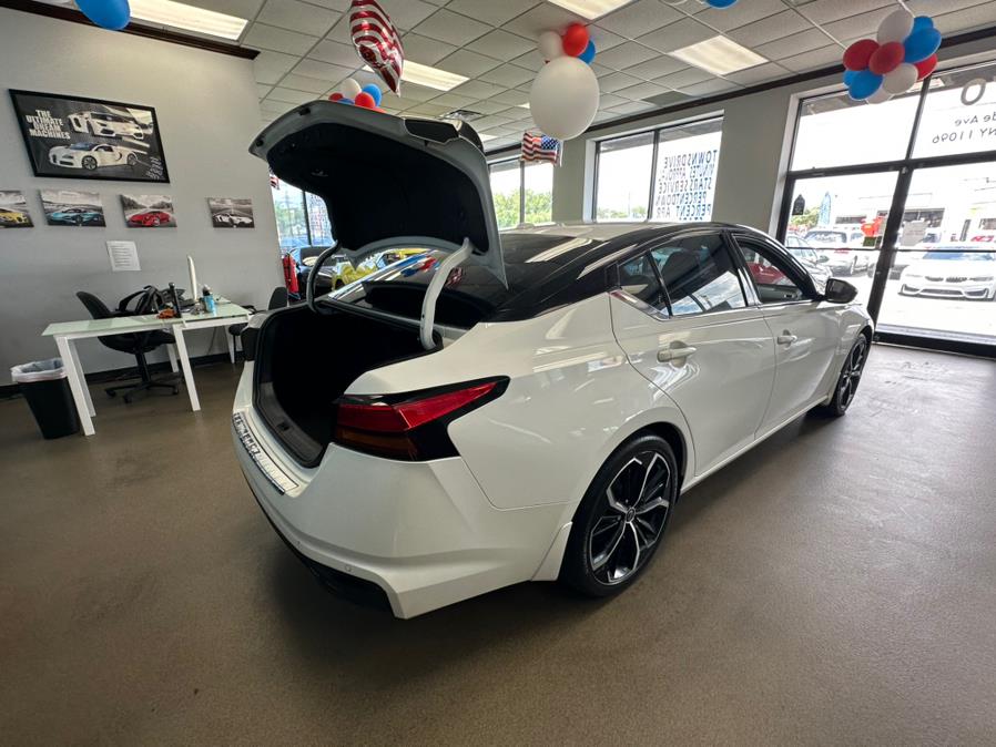 2023 Nissan Altima 2.5 SR Sedan, available for sale in Inwood, New York | 5 Towns Drive. Inwood, New York 2023 Nissan Altima 2.5 SR Sedan, available for sale in Inwood, New York | 5 Towns Drive. Inwood, New York