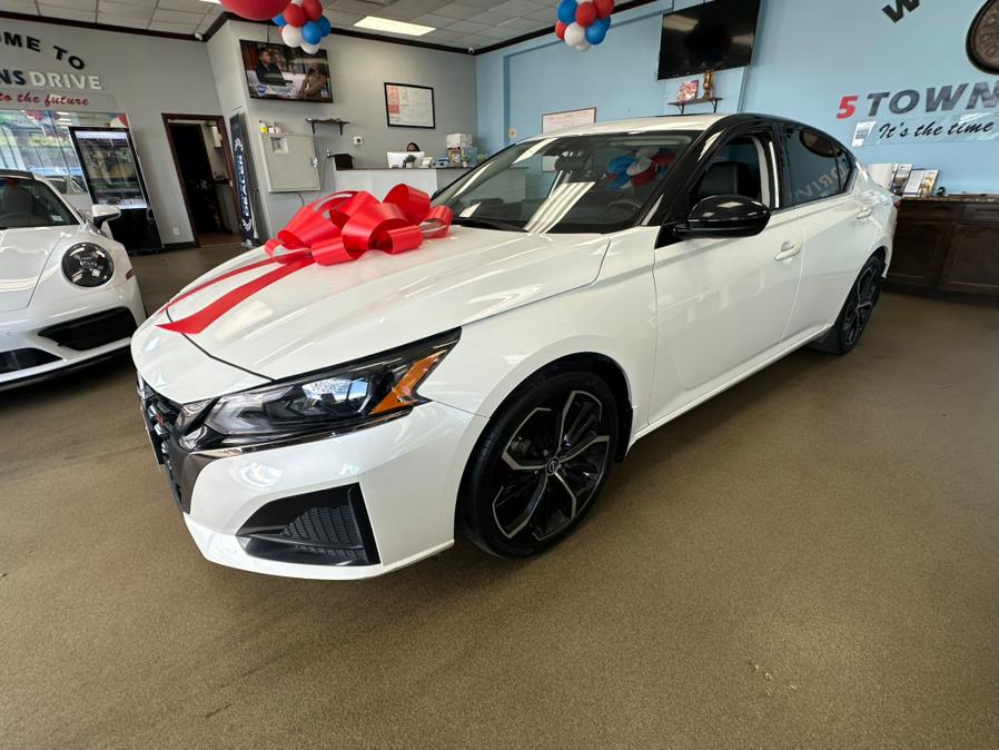2023 Nissan Altima 2.5 SR Sedan, available for sale in Inwood, New York | 5 Towns Drive. Inwood, New York 2023 Nissan Altima 2.5 SR Sedan, available for sale in Inwood, New York | 5 Towns Drive. Inwood, New York