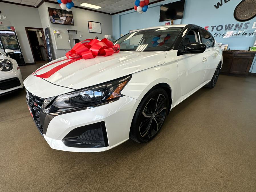 2023 Nissan Altima 2.5 SR Sedan, available for sale in Inwood, New York | 5 Towns Drive. Inwood, New York 2023 Nissan Altima 2.5 SR Sedan, available for sale in Inwood, New York | 5 Towns Drive. Inwood, New York