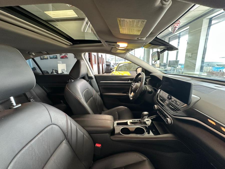 2023 Nissan Altima 2.5 SR Sedan, available for sale in Inwood, New York | 5 Towns Drive. Inwood, New York 2023 Nissan Altima 2.5 SR Sedan, available for sale in Inwood, New York | 5 Towns Drive. Inwood, New York