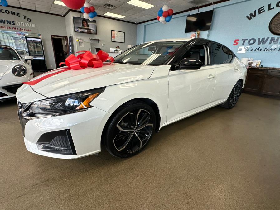 2023 Nissan Altima 2.5 SR Sedan, available for sale in Inwood, New York | 5 Towns Drive. Inwood, New York 2023 Nissan Altima 2.5 SR Sedan, available for sale in Inwood, New York | 5 Towns Drive. Inwood, New York