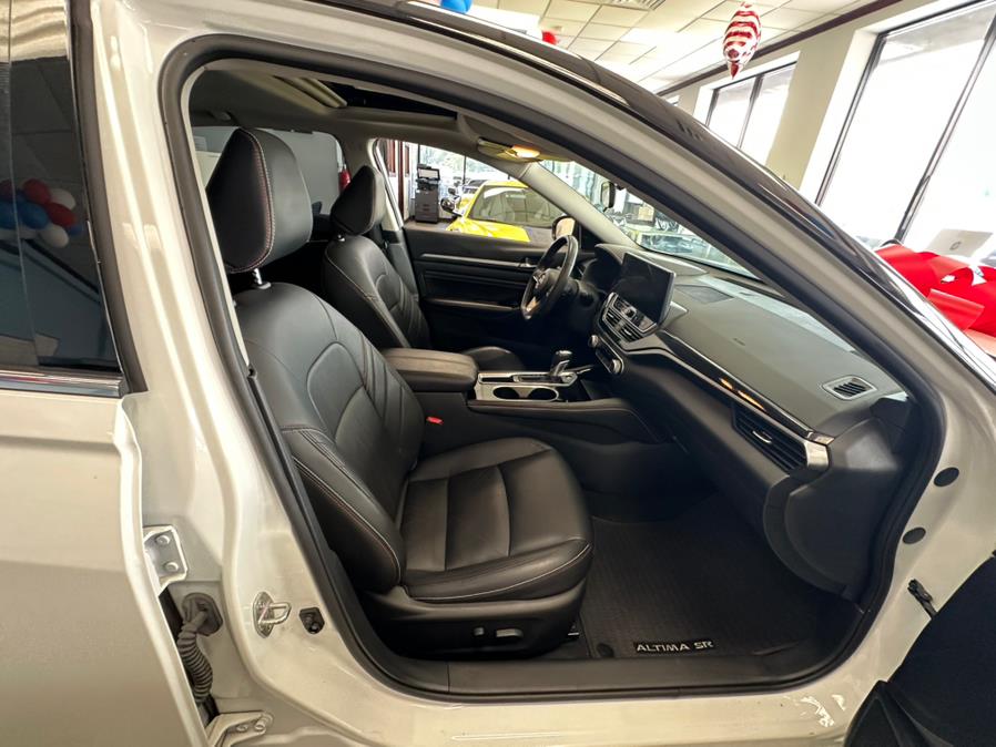 2023 Nissan Altima 2.5 SR Sedan, available for sale in Inwood, New York | 5 Towns Drive. Inwood, New York 2023 Nissan Altima 2.5 SR Sedan, available for sale in Inwood, New York | 5 Towns Drive. Inwood, New York