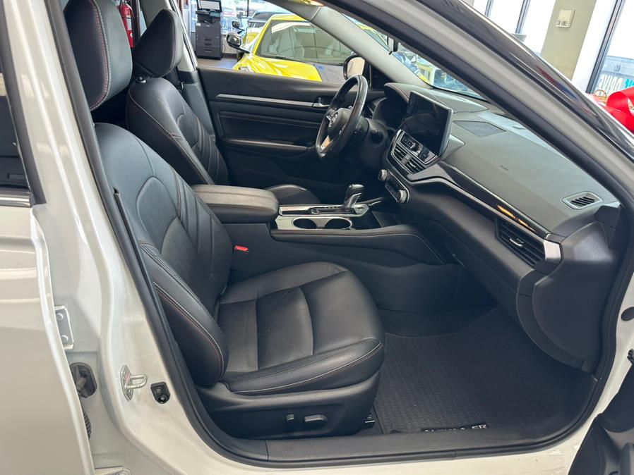 2023 Nissan Altima 2.5 SR Sedan, available for sale in Inwood, New York | 5 Towns Drive. Inwood, New York 2023 Nissan Altima 2.5 SR Sedan, available for sale in Inwood, New York | 5 Towns Drive. Inwood, New York