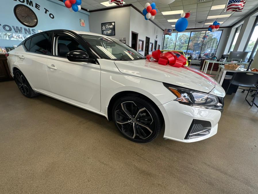 2023 Nissan Altima 2.5 SR Sedan, available for sale in Inwood, New York | 5 Towns Drive. Inwood, New York 2023 Nissan Altima 2.5 SR Sedan, available for sale in Inwood, New York | 5 Towns Drive. Inwood, New York